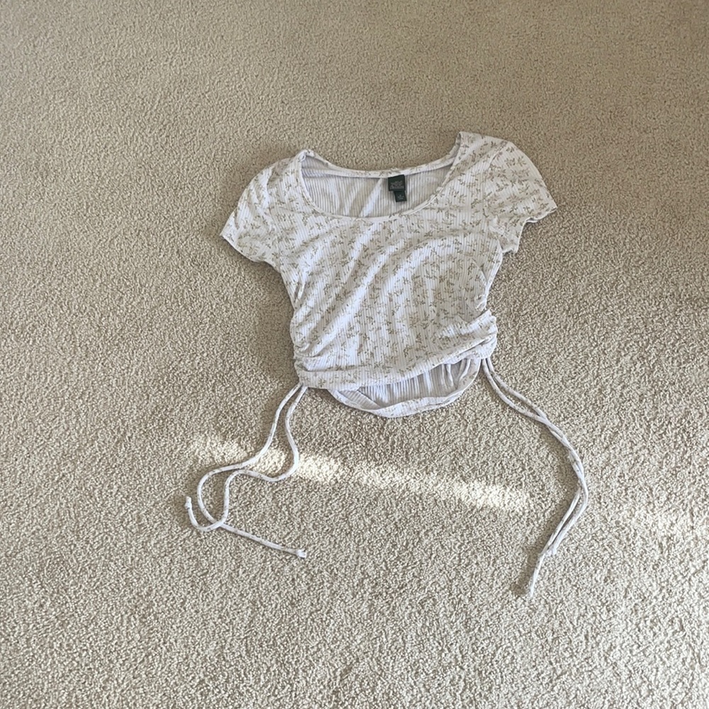 wild fable flower cinched top
